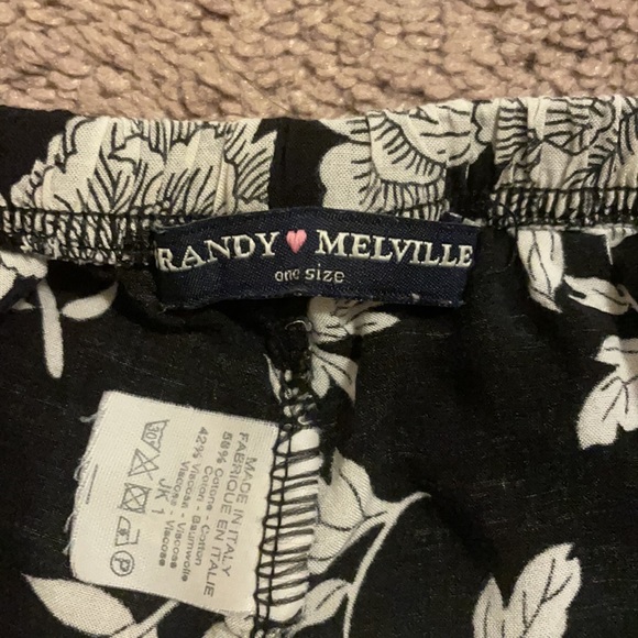 🌻 floral shorts🌻 - Picture 3 of 4